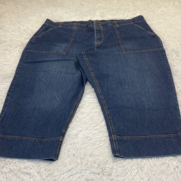 Gloria Vanderbilt Pants - GLORIA VANDERBILT Blue Denim WOMENS CAPRIS SIZE 18